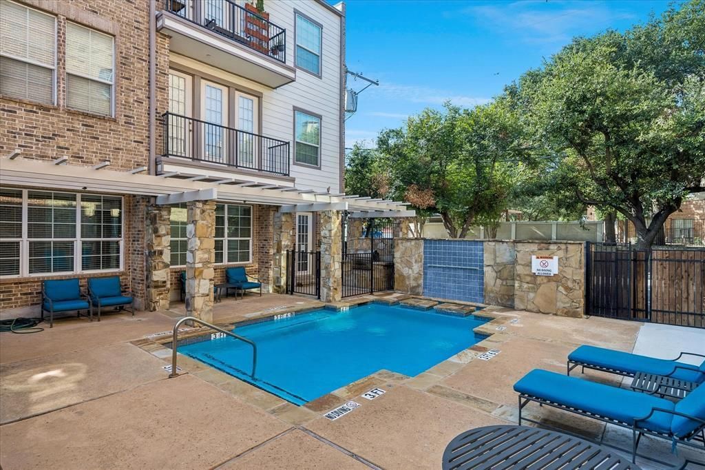 950 Henderson Street 1220, Fort Worth
