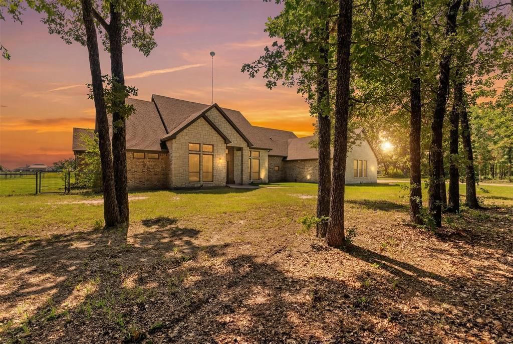 5963 County Road 2560, Royse City