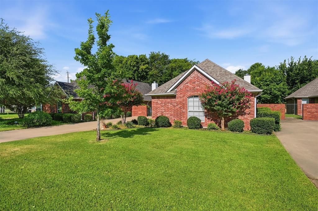2704 Rex Cruse Drive, Sherman