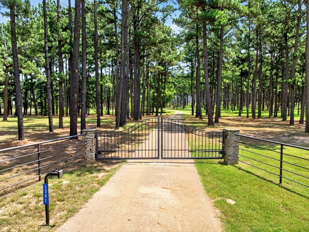 1201 Robbins Road, Athens