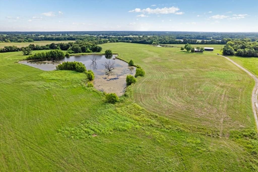 258 County Road 14665, Paris