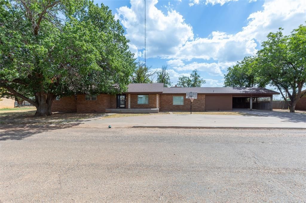 163 Williams Street, Jayton