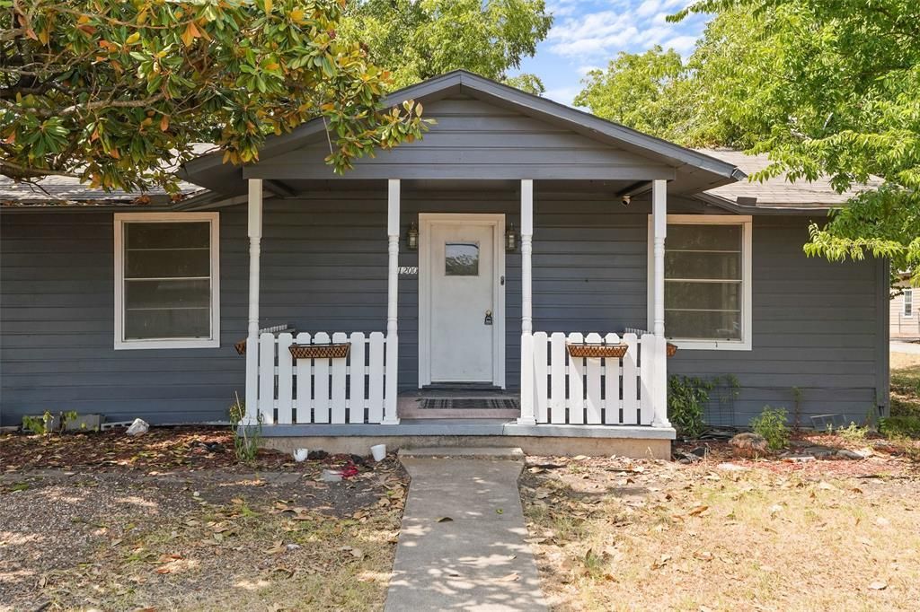 1200 S Jackson Street, Kaufman