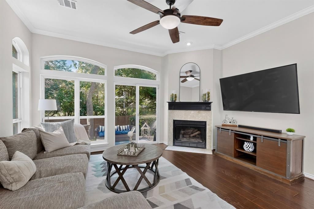 3400 Paint Brush Lane, Bedford