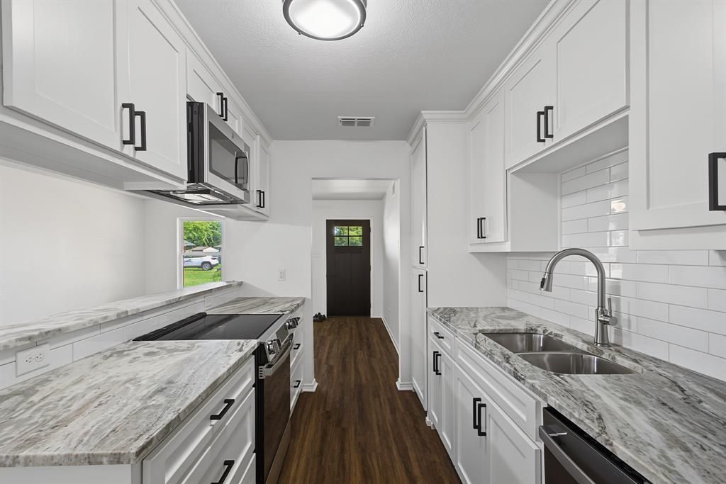 815 Steve Ct, Sanger