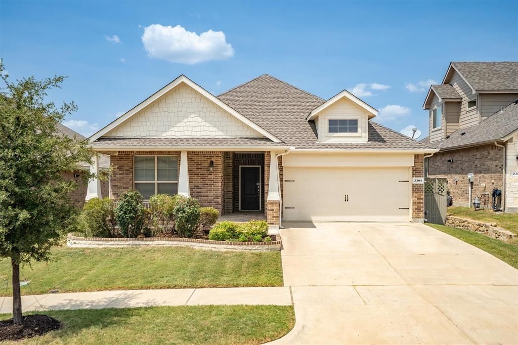 2304 Mockingbird Court, Northlake