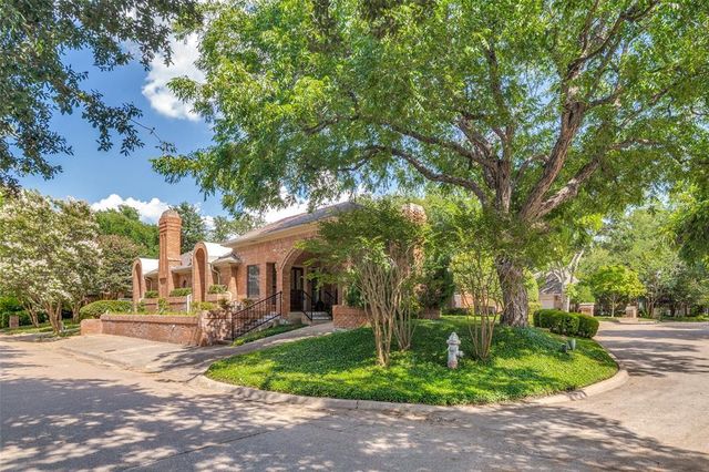 16028 Chalfont Place, Dallas