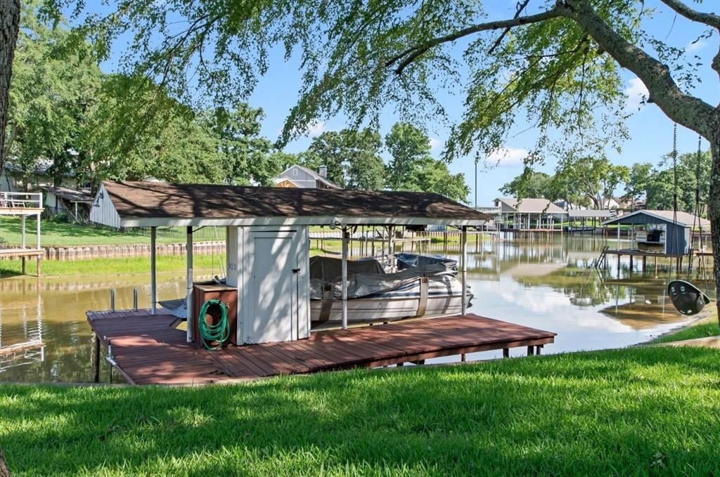 120 Los Peces, Gun Barrel City