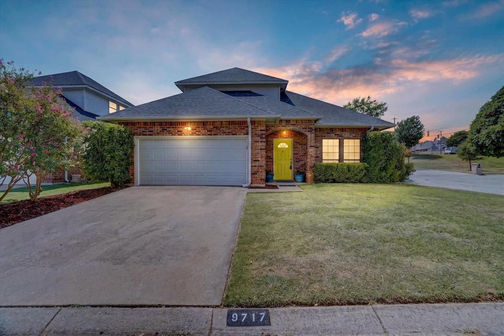 9717 Lea Shore Court, Fort Worth