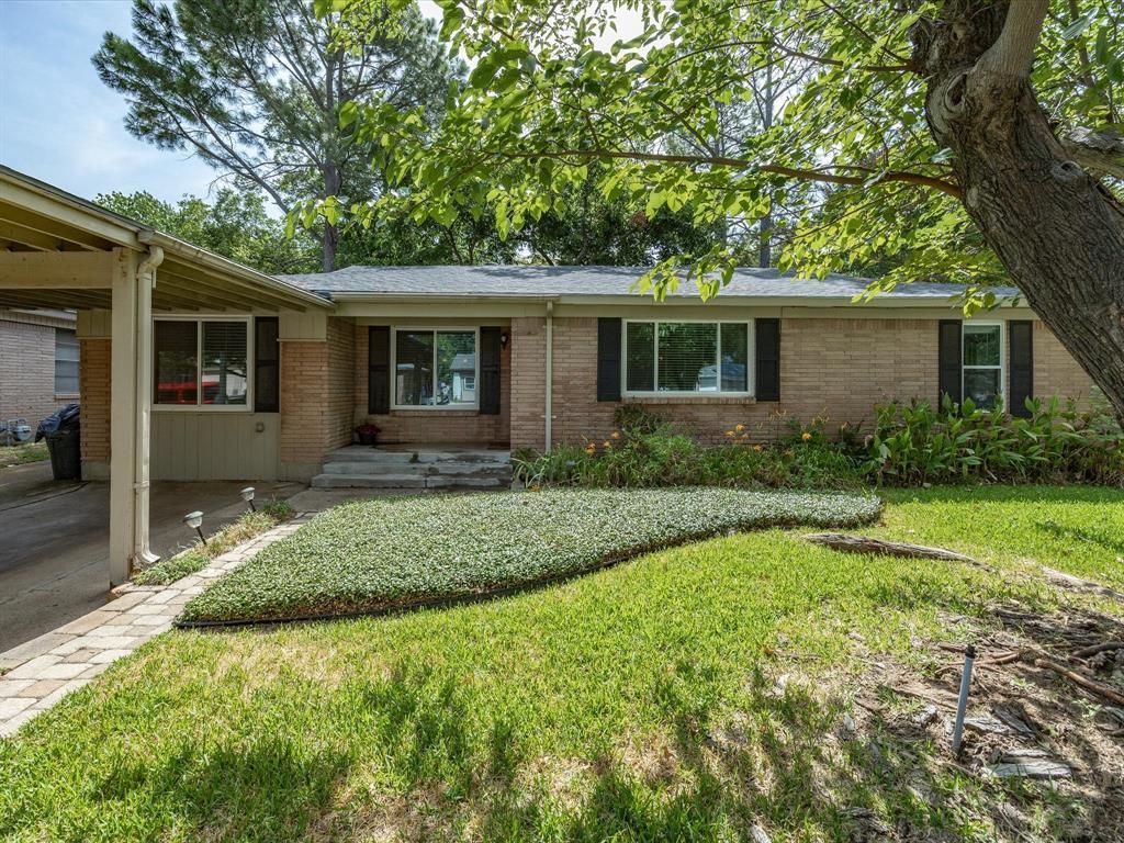 828 Billie Ruth Lane, Hurst