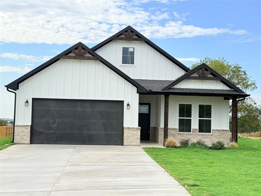 1004 Don Eve Court, Azle
