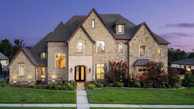 809 Lyndsey Way, Colleyville