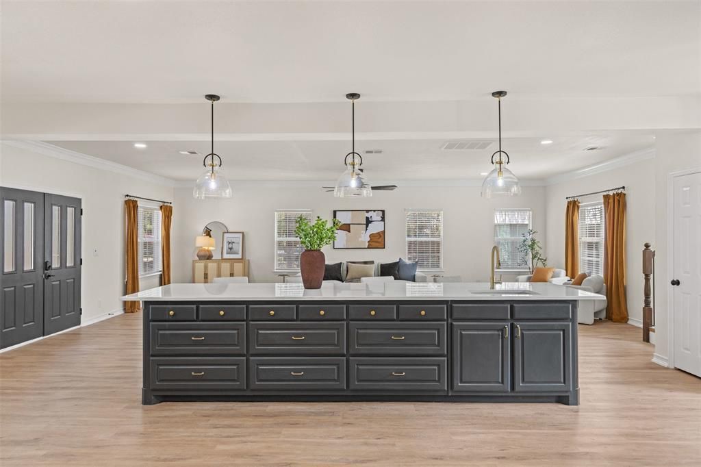 5860 Newt Patterson Road, Mansfield