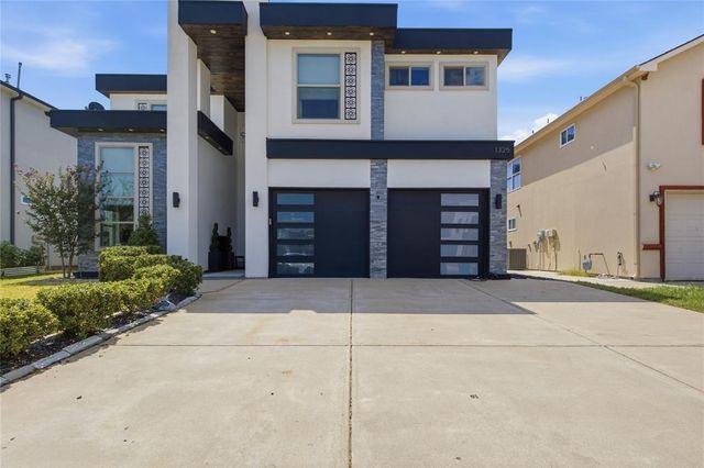 1325 Gibralter Street, Plano