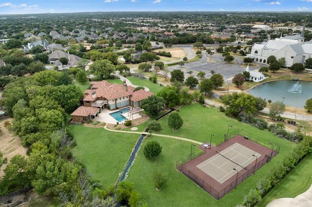 211 Pine Drive, Southlake