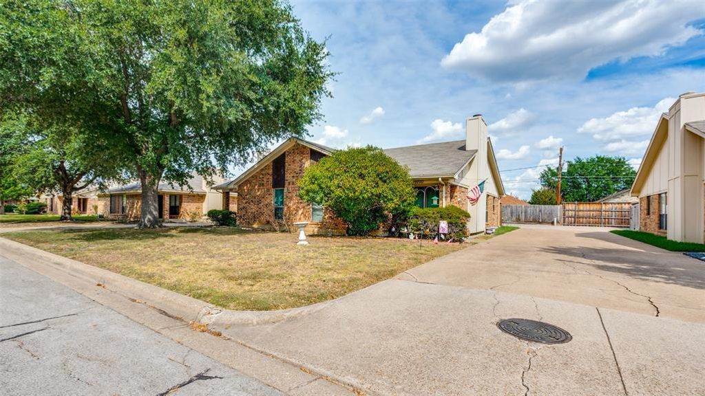 5720 Cancun Drive, North Richland Hills