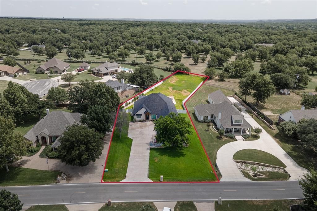 9303 Bellechase Road, Granbury