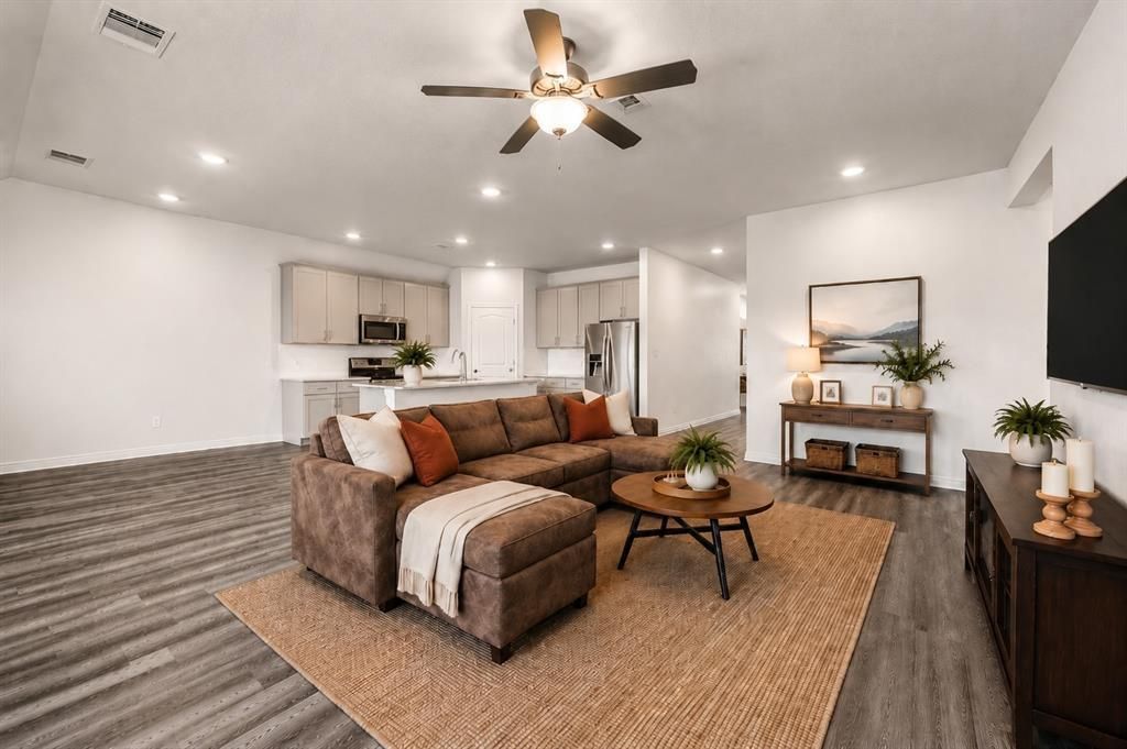 1713 Gold Mine Trail, Aubrey