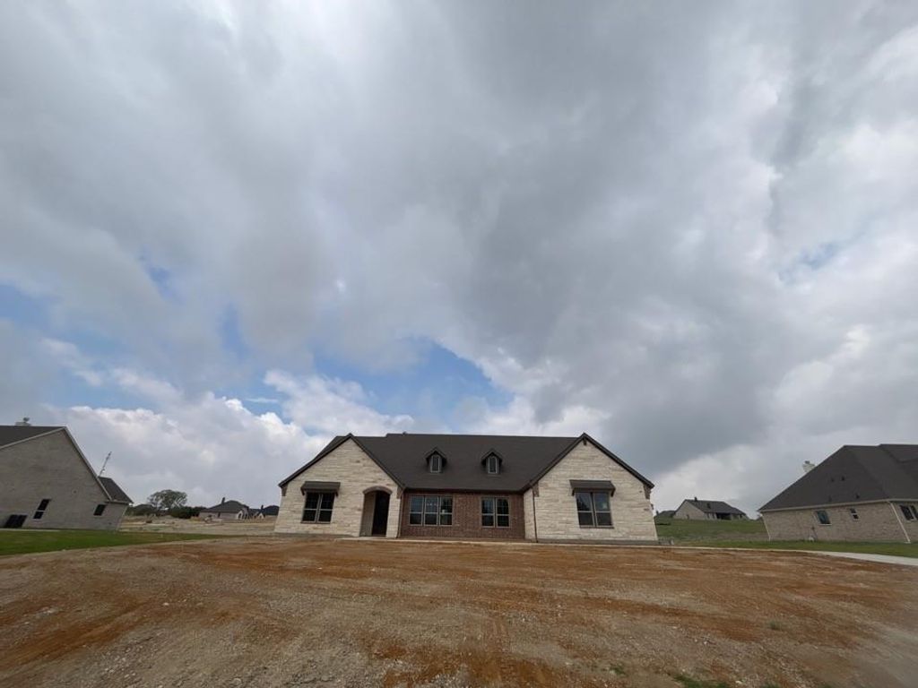 703 Water Side Drive, Van Alstyne