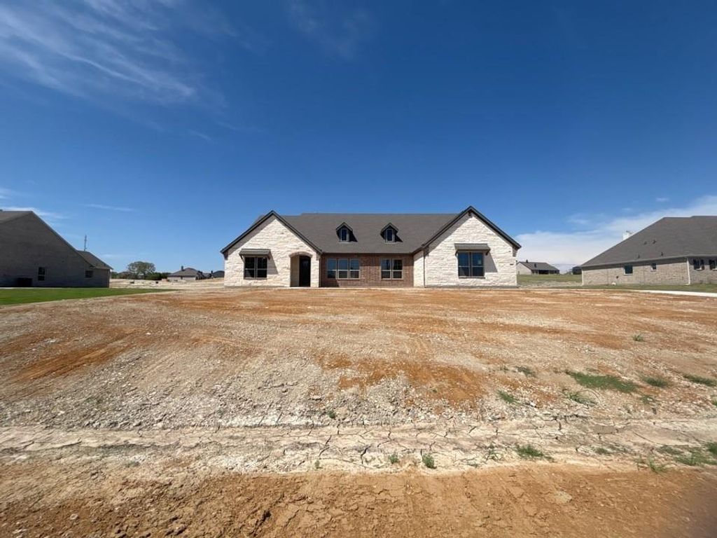 703 Water Side Drive, Van Alstyne