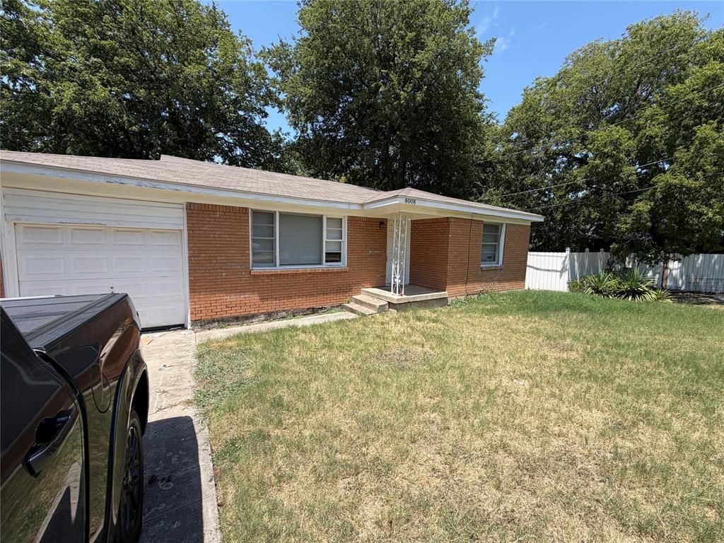 8008 Wyatt Drive, White Settlement