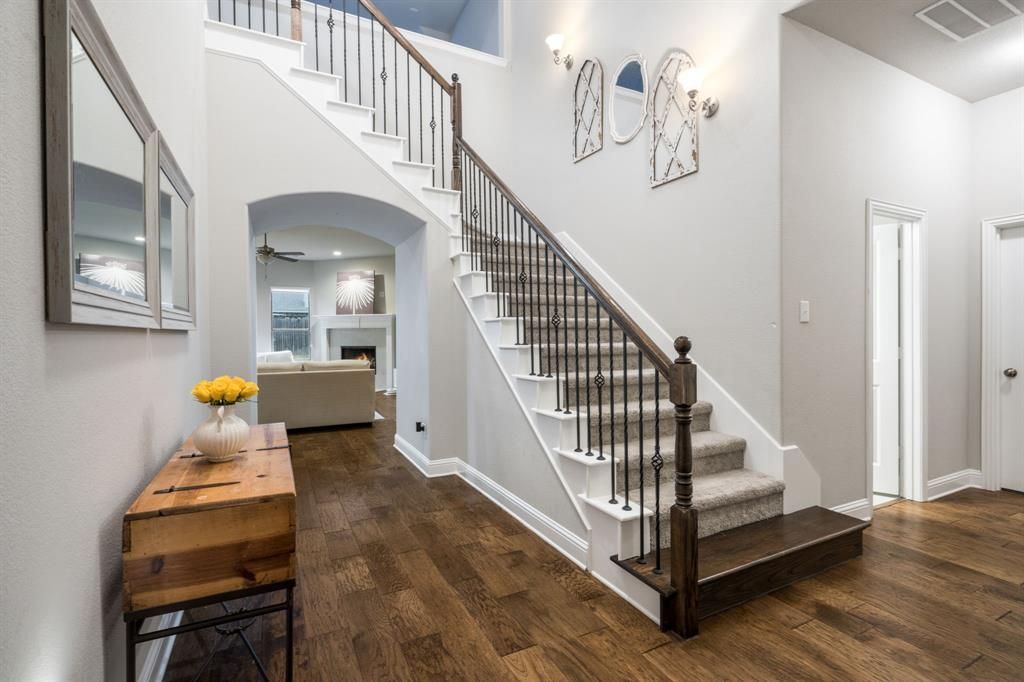 329 Strait Lane, Waxahachie