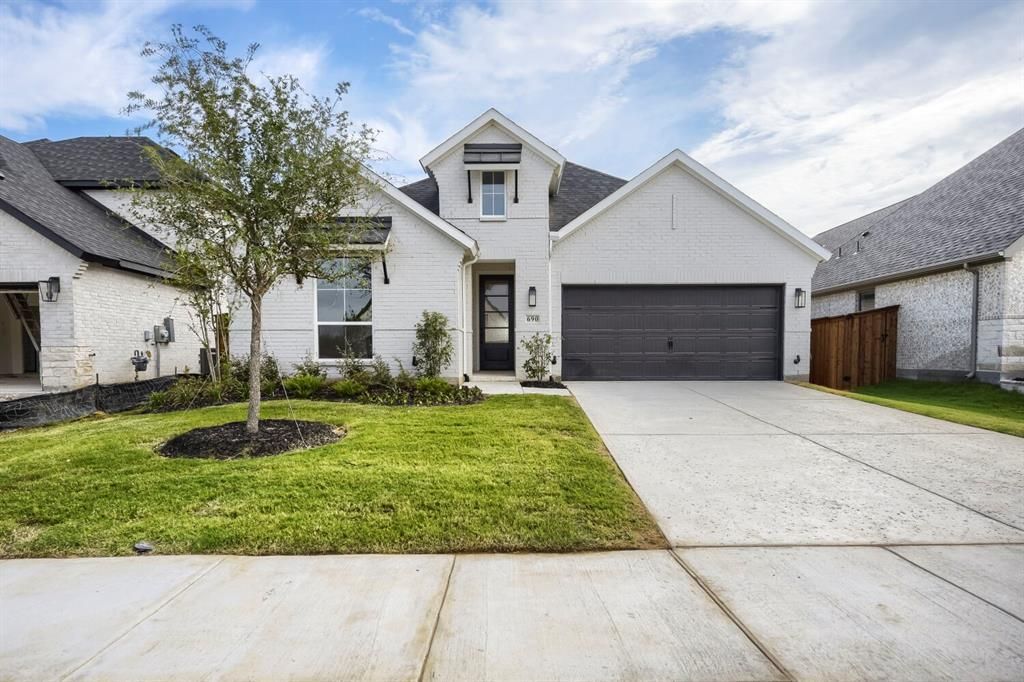 690 Red Cedar Road, Haslet