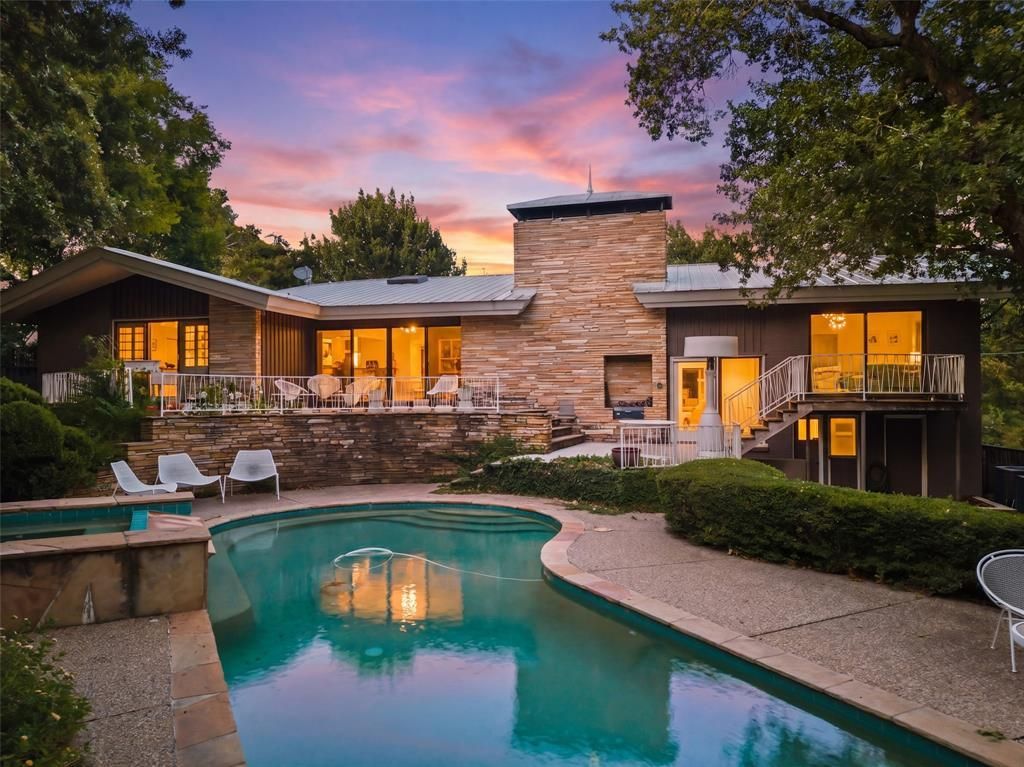 1535 Junior Drive, Dallas