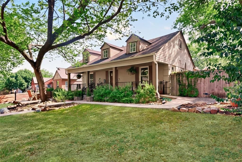 1732 S Edgefield Avenue, Dallas