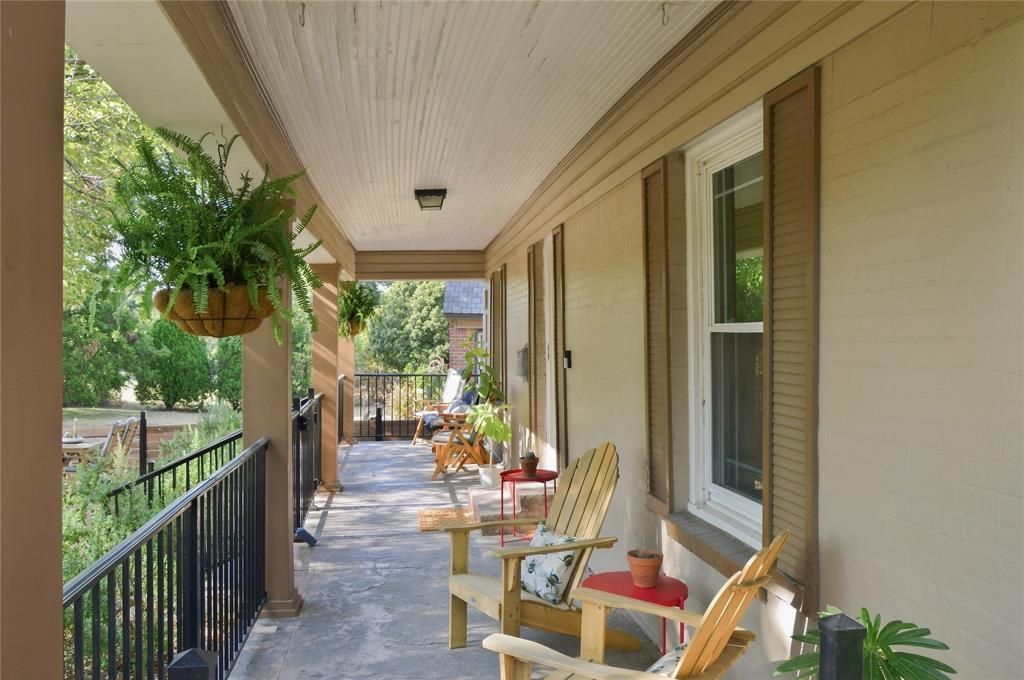 1732 S Edgefield Avenue, Dallas