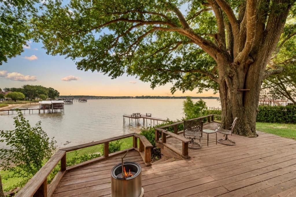 211 Lake Front Drive, Mabank