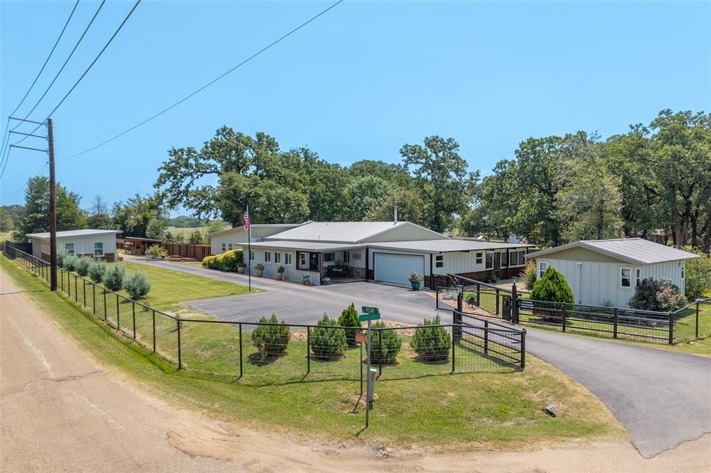 116 Pauline Road, Mabank