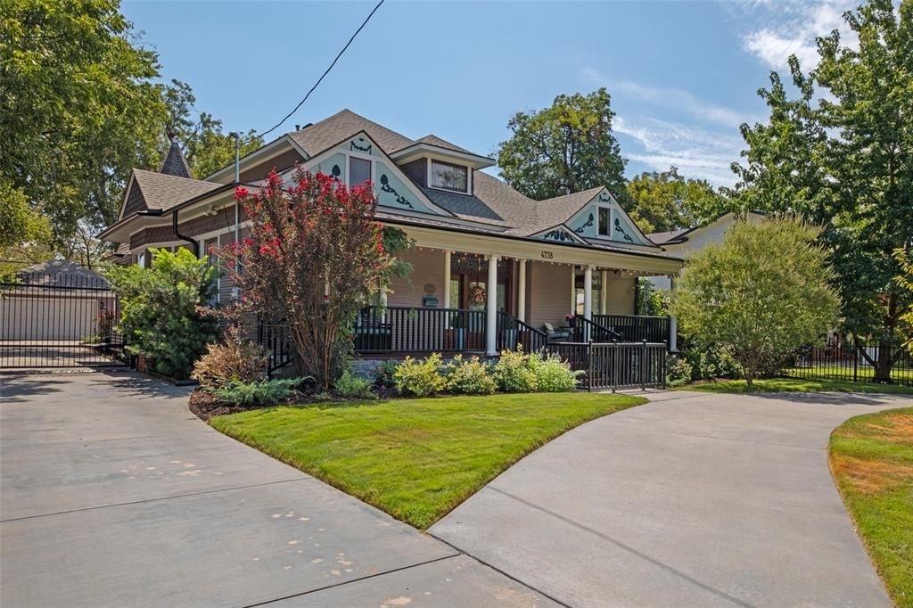 4738 Victor Street, Dallas