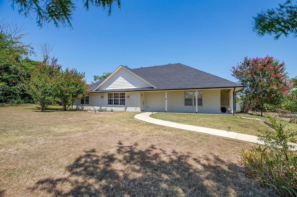 321 E Woody Creek Court, Springtown