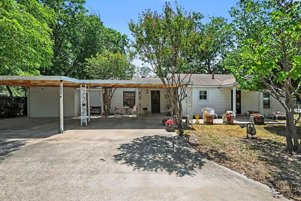 5533 Yeary Street, Sansom Park