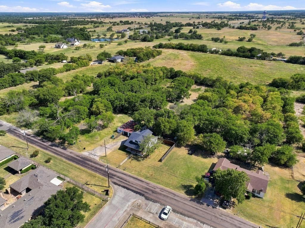 405 E College Street, Gunter