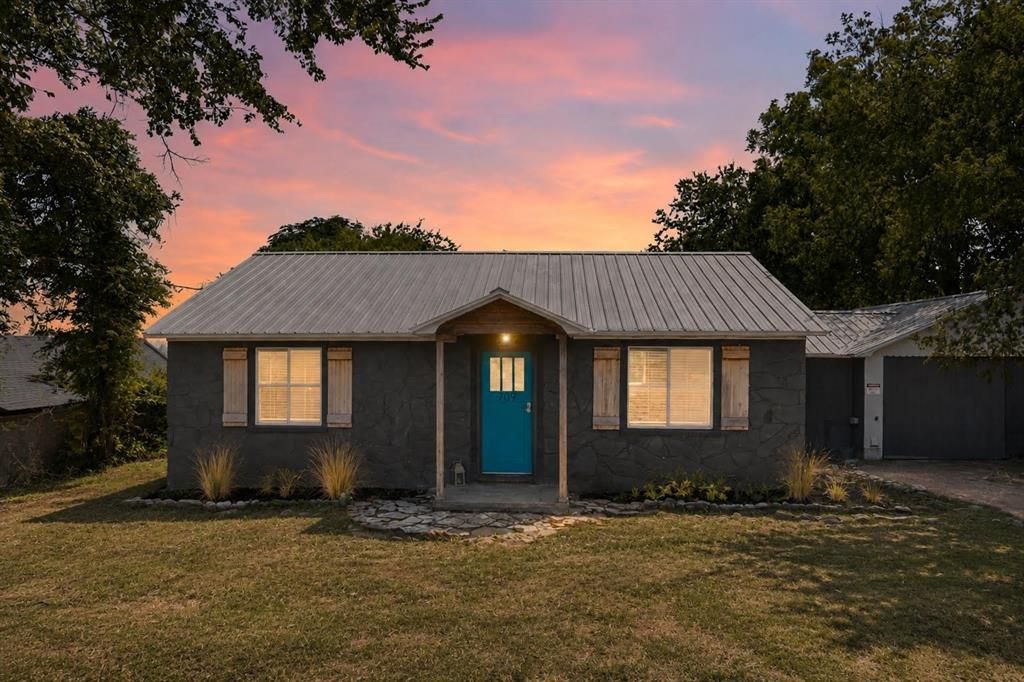 709 Hereford Street, Glen Rose