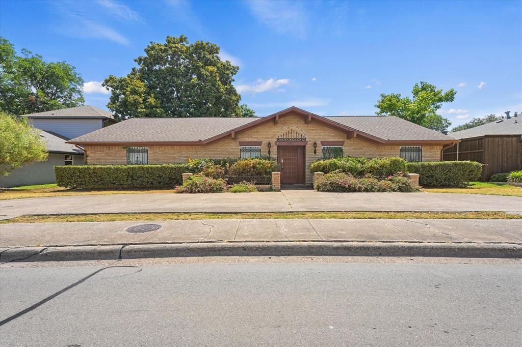 6238 E Lovers Lane, Dallas