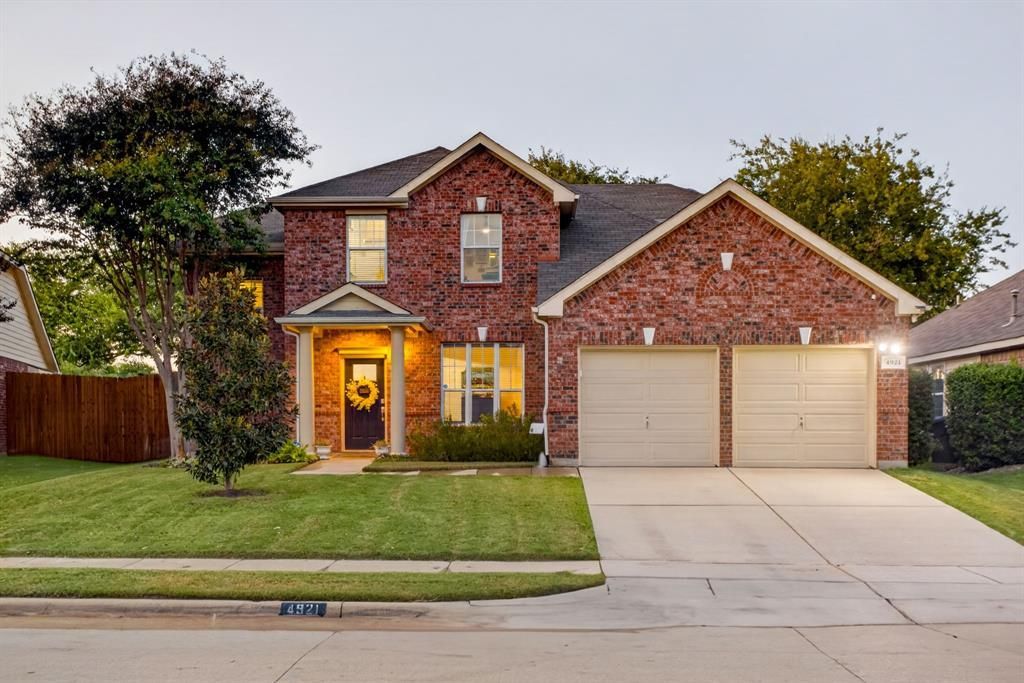 4921 Carrotwood Drive, Fort Worth