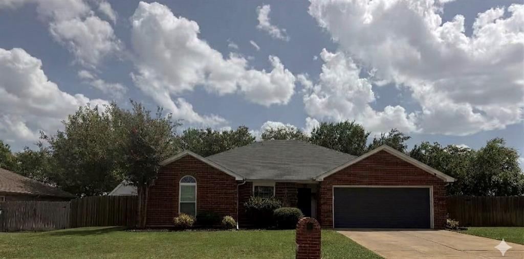 508 E Oak Street, Aledo