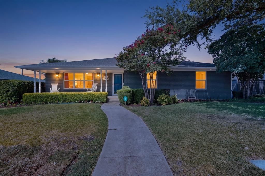 7611 El Pensador Drive, Dallas