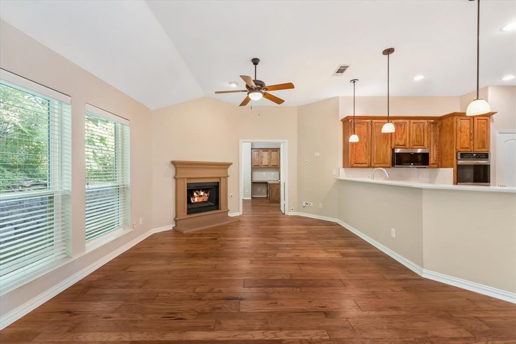 2817 Naples Drive, Hurst