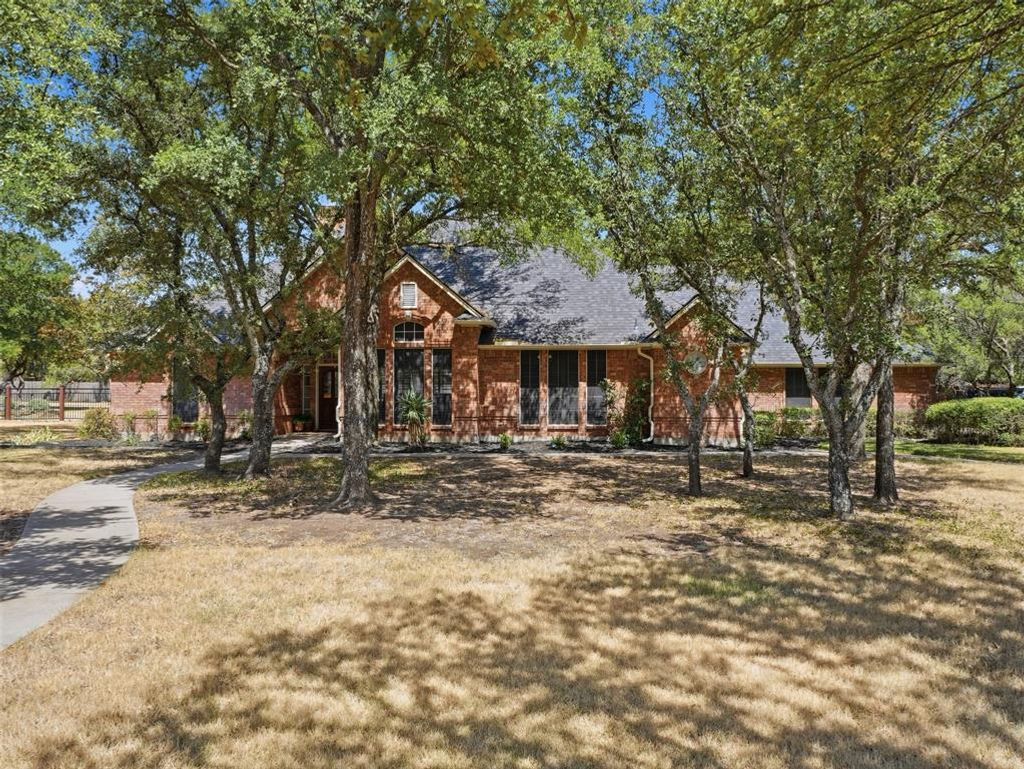 156 S Fork Drive, Hudson Oaks