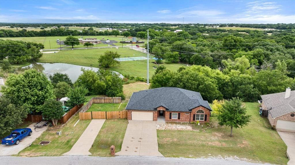 2935 Meandering Way, Granbury