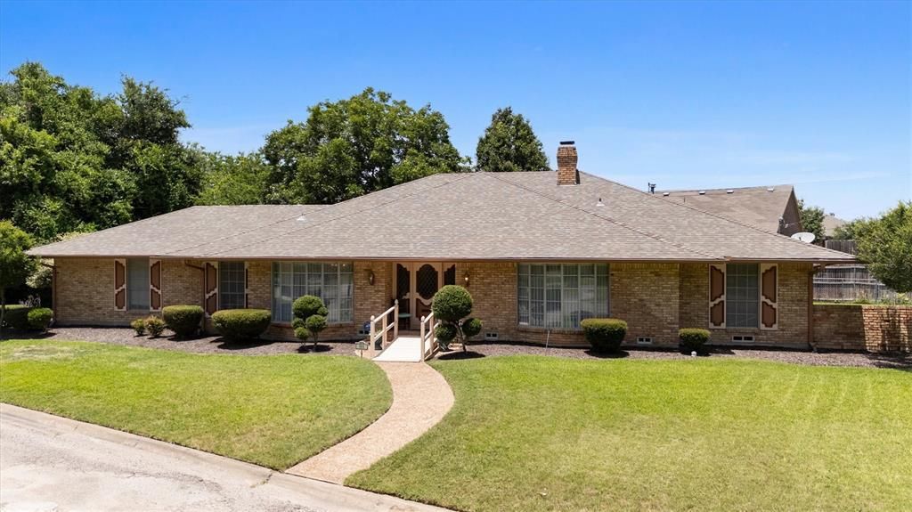 501 Jouette Street, Farmersville