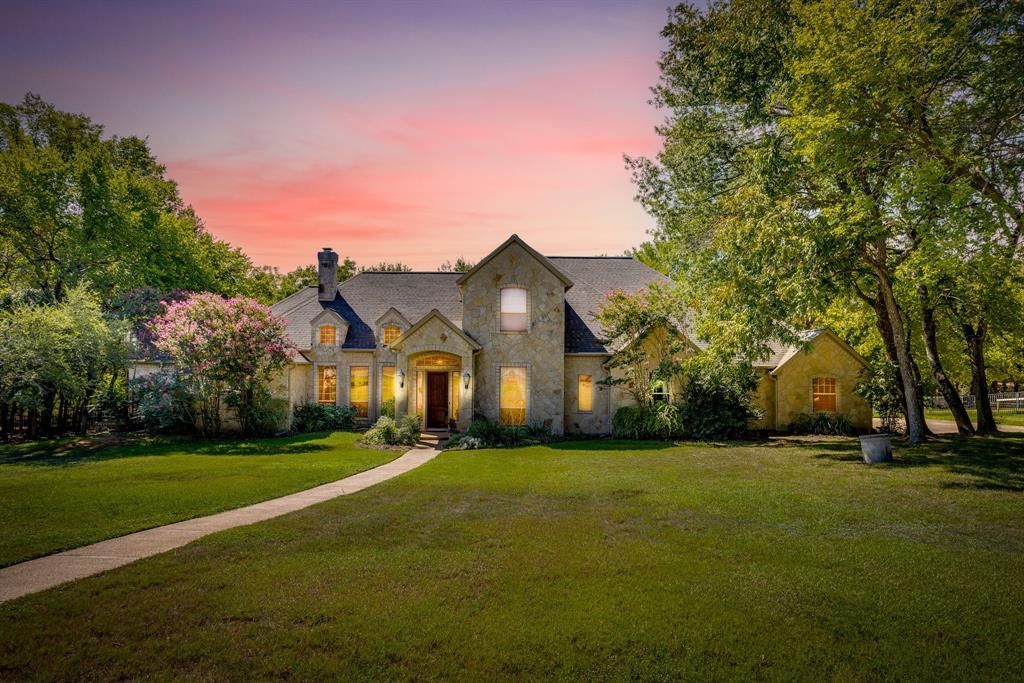 392 Creek Bend Drive, Aledo