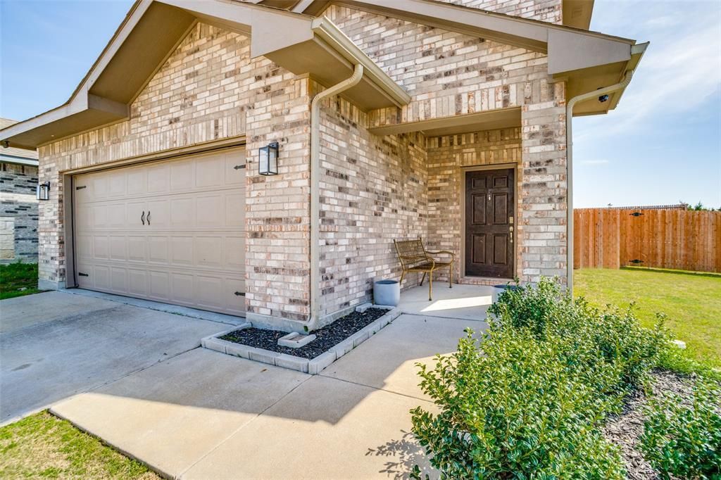 2209 Hanover Street, Farmersville