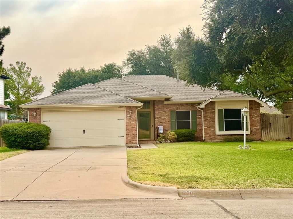 2220 W Brooklake Street, Denton