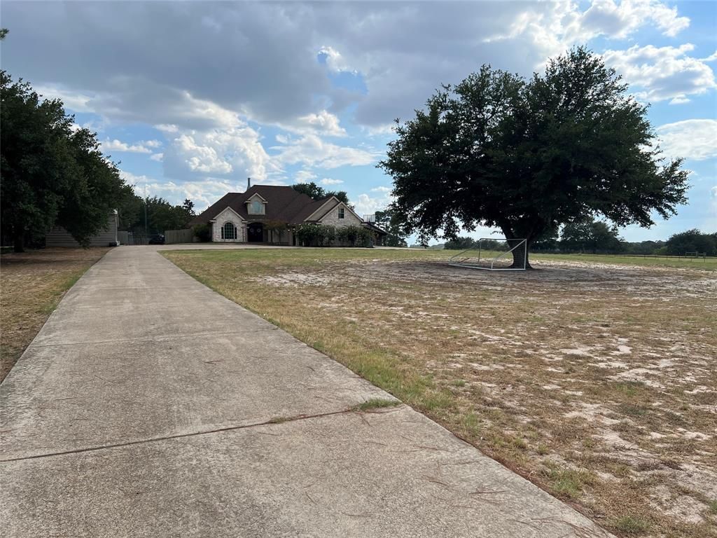 23211 Fm 1995, Lindale