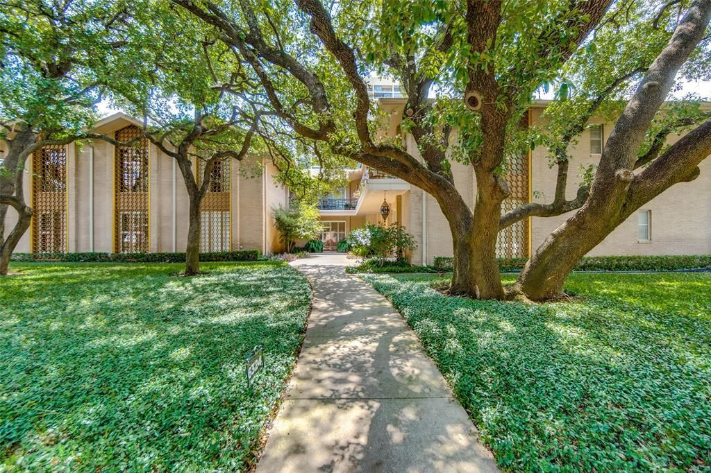 6324 Bandera Avenue B, Dallas